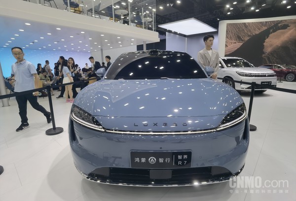 智界R7亮相成都车展 鸿蒙智行已形成&ldquo;三界六车&rdquo;阵容