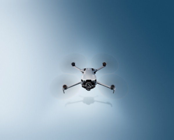 大疆发布DJI Mini 5 Pro一英寸大底全能迷你航拍机