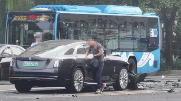 陈震劳斯莱斯回收价约280万元 租价预计为7000元一天 陈震劳斯莱斯回收价约280万元 租价预计为7000元一天