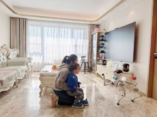 中国移动发布消费级四足机器人 面向儿童陪伴等场景