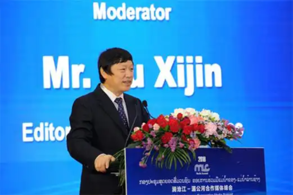 胡锡进 胡锡进:AI尚未普惠于民 未来就业主力在“广义服务业”