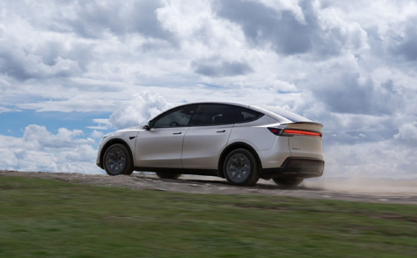 美股三大指数集体跳水 谷歌市值3.89万亿美元超越苹果