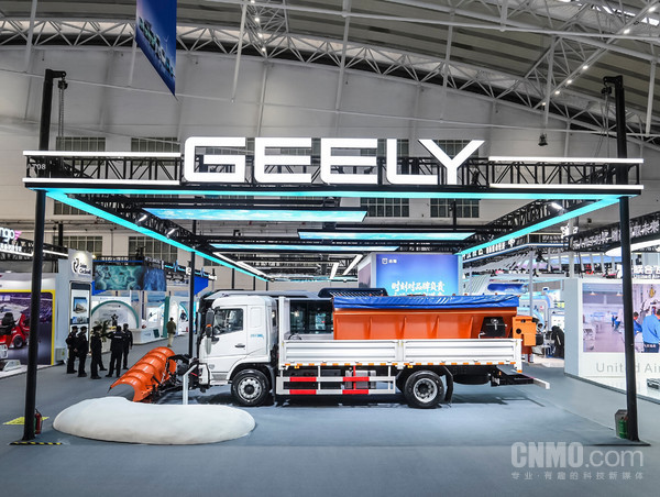 吉利控股集团2025年销量首破400万辆！连续5年增长