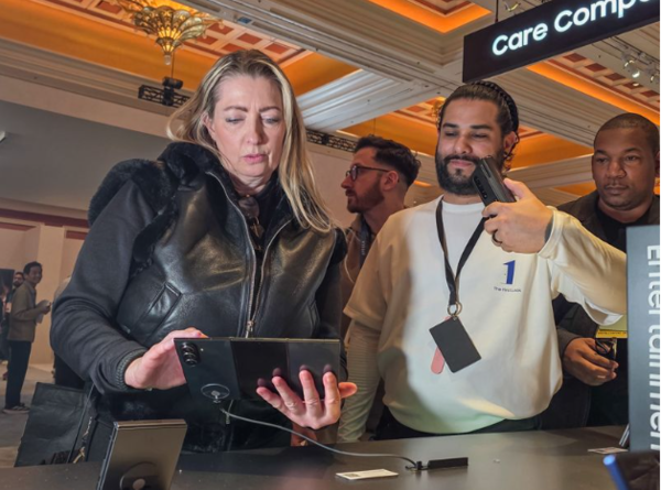 三星多项产品获CES 2026大奖 折叠屏手机获最高评价