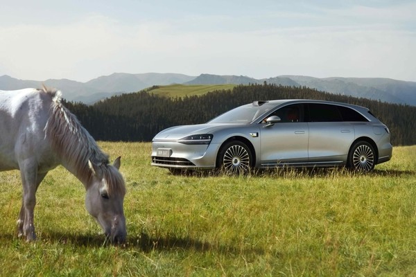 享界12月销量突破8000台 打入豪华轿车核心区