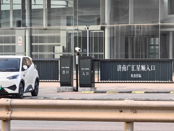 济南一奔驰4S店转为华为广汽启境 博主：干不下去了