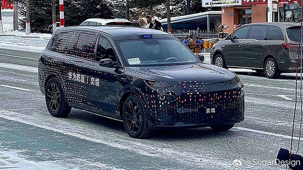 奕境汽车全尺寸SUV谍照曝光：激光雷达+分体式大灯