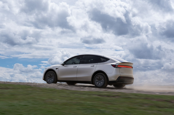 本周汽车圈大事汇总：雷军回应保值率 特斯拉停售FSD