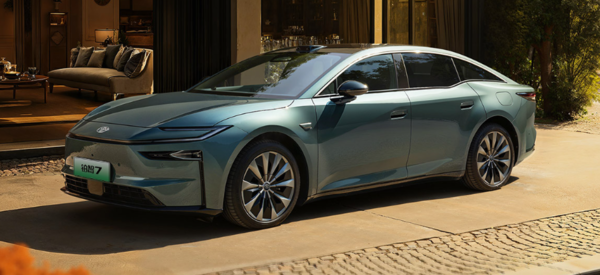 丰田铂智7定于3月上市！华为鸿蒙座舱+Momenta智驾