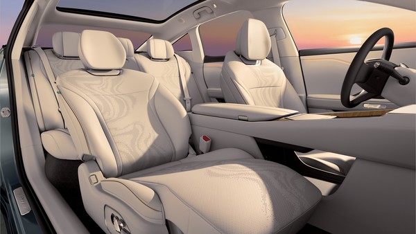 丰田铂智7定于3月上市！华为鸿蒙座舱+Momenta智驾