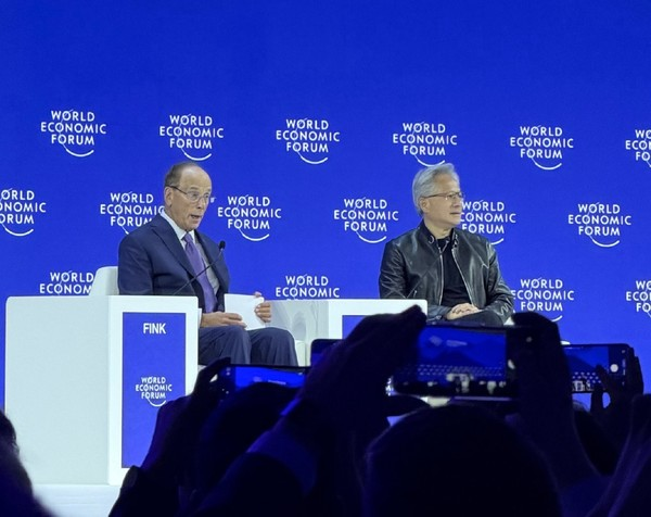 早报：深蓝发布2026新春促销政策 曝苹果研发AI&ldquo;别针&rdquo;