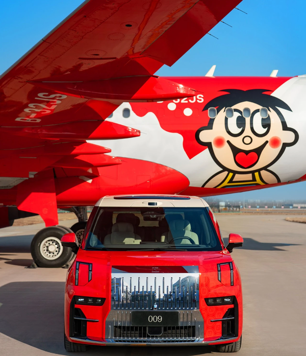 旺旺副总裁蔡旺家成为极氪009车主 还有定制涂装