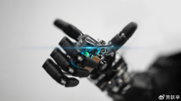 FF首款EAI机器人获美法规认证 贝莱德四季度增持40% FF首款EAI机器人获美法规认证 贝莱德四季度增持40%