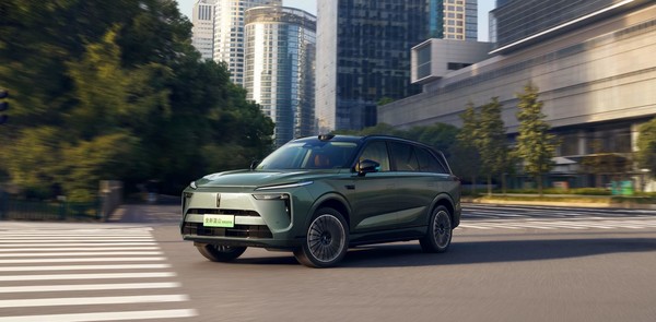 魏牌汽车 魏建军宣布魏牌旗舰SUV定名V9X 基于“归元S”平台打造