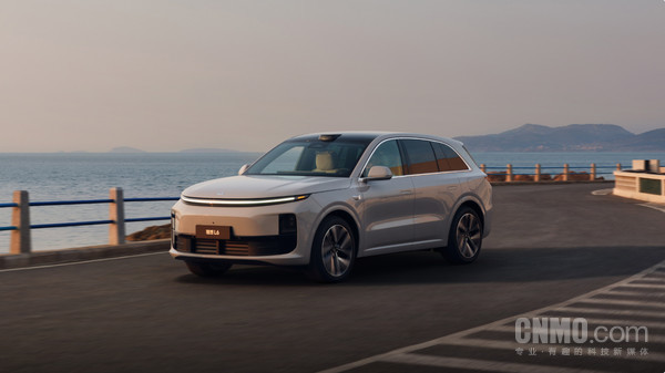 理想L系列 理想新款L系列车型内饰图曝光 方向盘小仪表盘取消