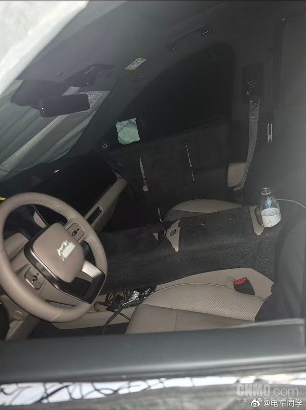 理想新款L系列车型内饰图曝光 方向盘小仪表盘取消 理想新款L系列车型内饰图曝光 方向盘小仪表盘取消