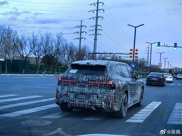 全新宝马iX3长轴距版测试车亮相北京顺义 下半年上市