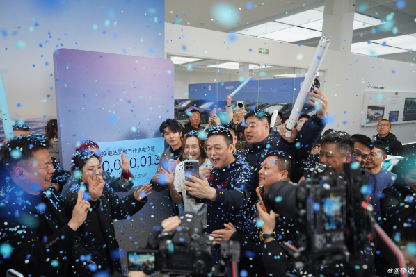 李斌谈蔚来达成1亿次换电服务：又一里程碑 用时2819天