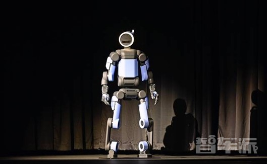 电动车战火延烧:特斯拉、小鹏、现代竞逐人形机器人