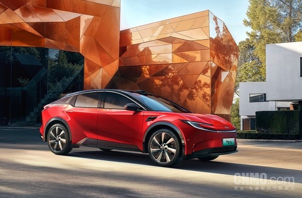 丰田电动汽车 丰田新专利曝光下一代纯电平台 巧思破解空间难题