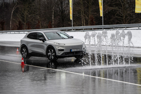 深蓝S05即将登陆英国 支持四驱与快充 37990英镑起售 深蓝S05即将登陆英国 支持四驱与快充 37990英镑起售