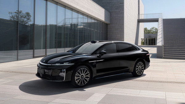 昊铂A800 16.48万元起 昊铂A800搭载全球量产最高线束激光雷达