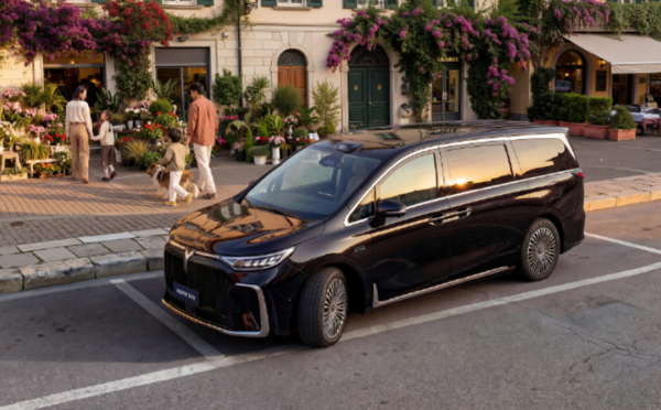 岚图梦想家OTA 3.0升级：解锁华为乾崑智驾ADS V4.1