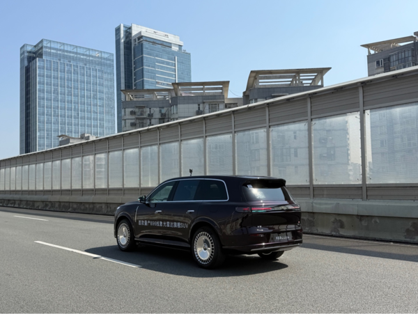 岚图泰山Ultra展车现已正式到店 交付开始进入倒计时！