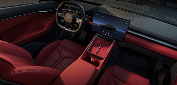 小鹏P7内饰新增&ldquo;引力红&rdquo;配色 采用一体式运动座椅