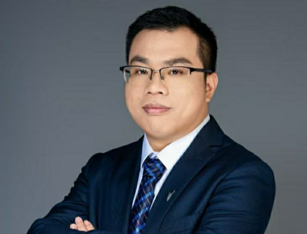 岚图邵明峰：预祝新一代小米SU7上市成功 两个品牌的车都是好车