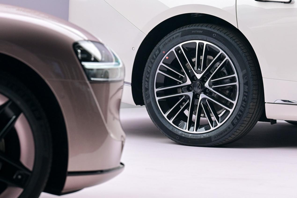 享界896线激光雷达动态首测,强悍感知能力守护全场景安全 享界896线激光雷达动态首测,强悍感知能力守护全场景安全