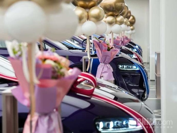 赵长江：首台搭载896线激光雷达的智界R7完成交付