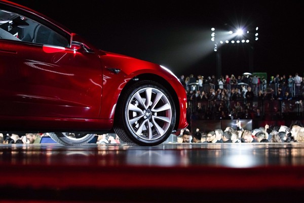 特斯拉Model 3发布十周年！全球累计销量超300万辆