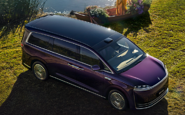 智界V9 余承东再预热智界V9:4月下旬展车到店 配太空舒躺长椅