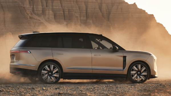 蔚来ES9全国首批展车现已到店！6月1日开启正式交付