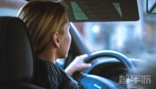 安全气囊也救不了？这个常见驾驶陋习正威胁女司机