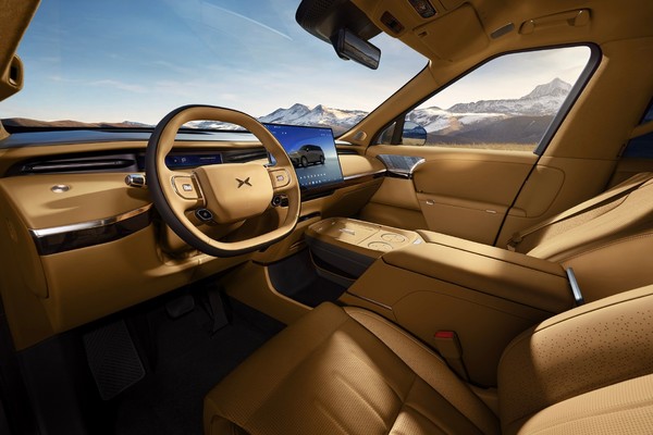 小鹏GX座椅配置公布：三排座椅独立加热+电动躺平