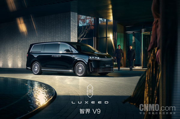 打破MPV安全短板！智界V9搭载全球首发电磁热控压铸技术