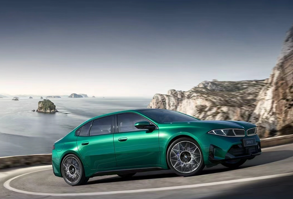 宝马今夜全球首发三大重磅车型 这个颜值如何评价？