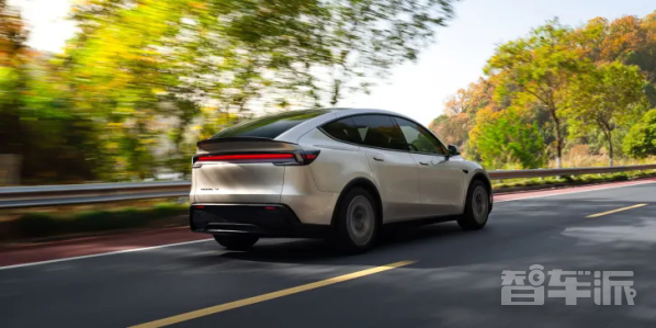 特斯拉Model Y L在印度正式上市 提供三排六座布局