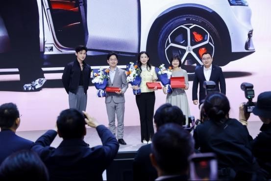 优秀！赛力斯汽车董事长张正萍获中国青年五四奖章