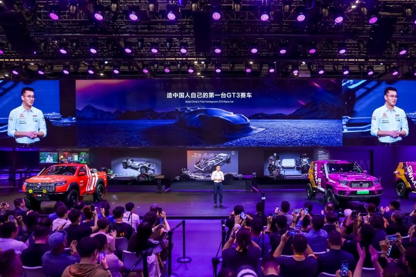 长城汽车赛车文化日：环塔战车全球首发 魏建军宣布回归达喀尔