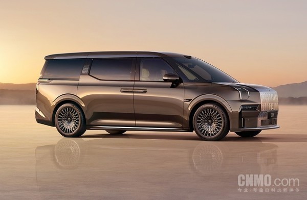 从009&ldquo;齐家&rdquo;版到9X、8X，极氪想讲的豪华，不只是&ldquo;坐得舒服&rdquo;