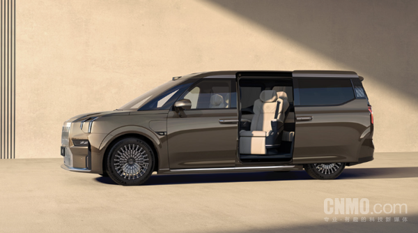 从009&ldquo;齐家&rdquo;版到9X、8X，极氪想讲的豪华，不只是&ldquo;坐得舒服&rdquo;