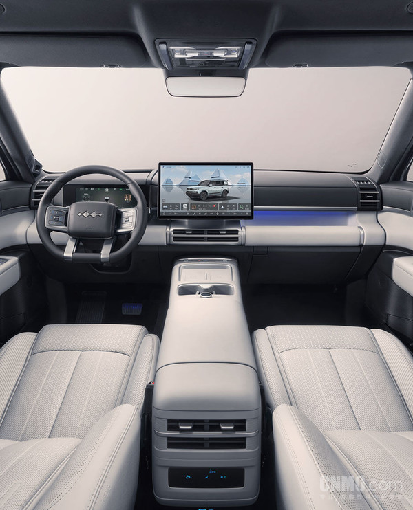 方程豹钛7 EV闪充版上市 纯电续航可达755km 19.98万元起