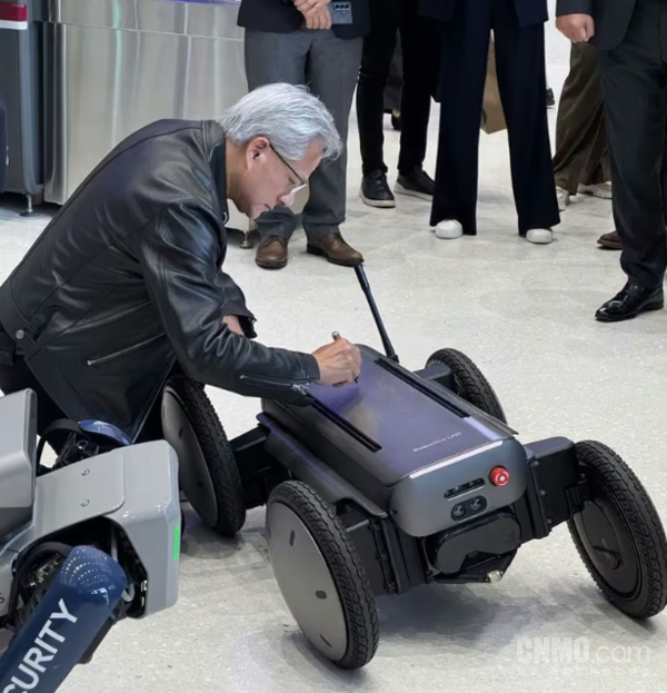 黄仁勋访韩会晤现代汽车集团会长郑义宣 拟设立研究中心