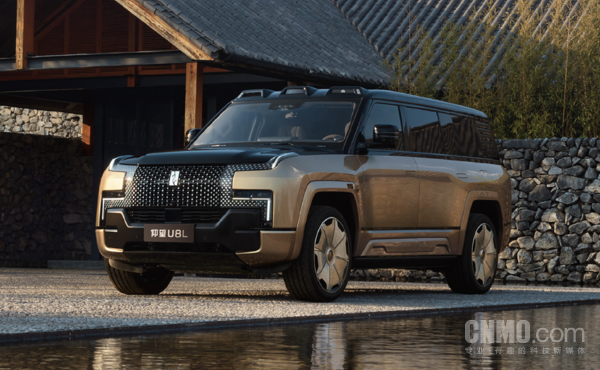 仰望U8L 提车5个月变“旧款”?仰望U8L 2025款首批车主联合维权