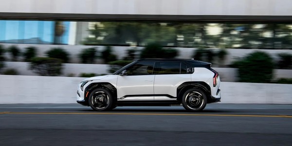 起亚品牌旗下车型 起亚2027年起搭载现代Pleos智能座舱 EV9与K9或首批升级