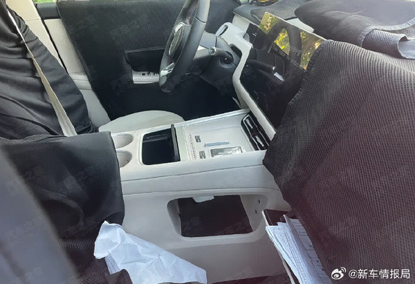 新款智界R7内饰谍照 新款智界R7内饰谍照曝光:座舱或换装全新双联屏