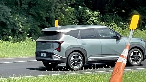 起亚EV3曝光图 起亚EV3街头路试曝光:年内美国开售 续航320英里